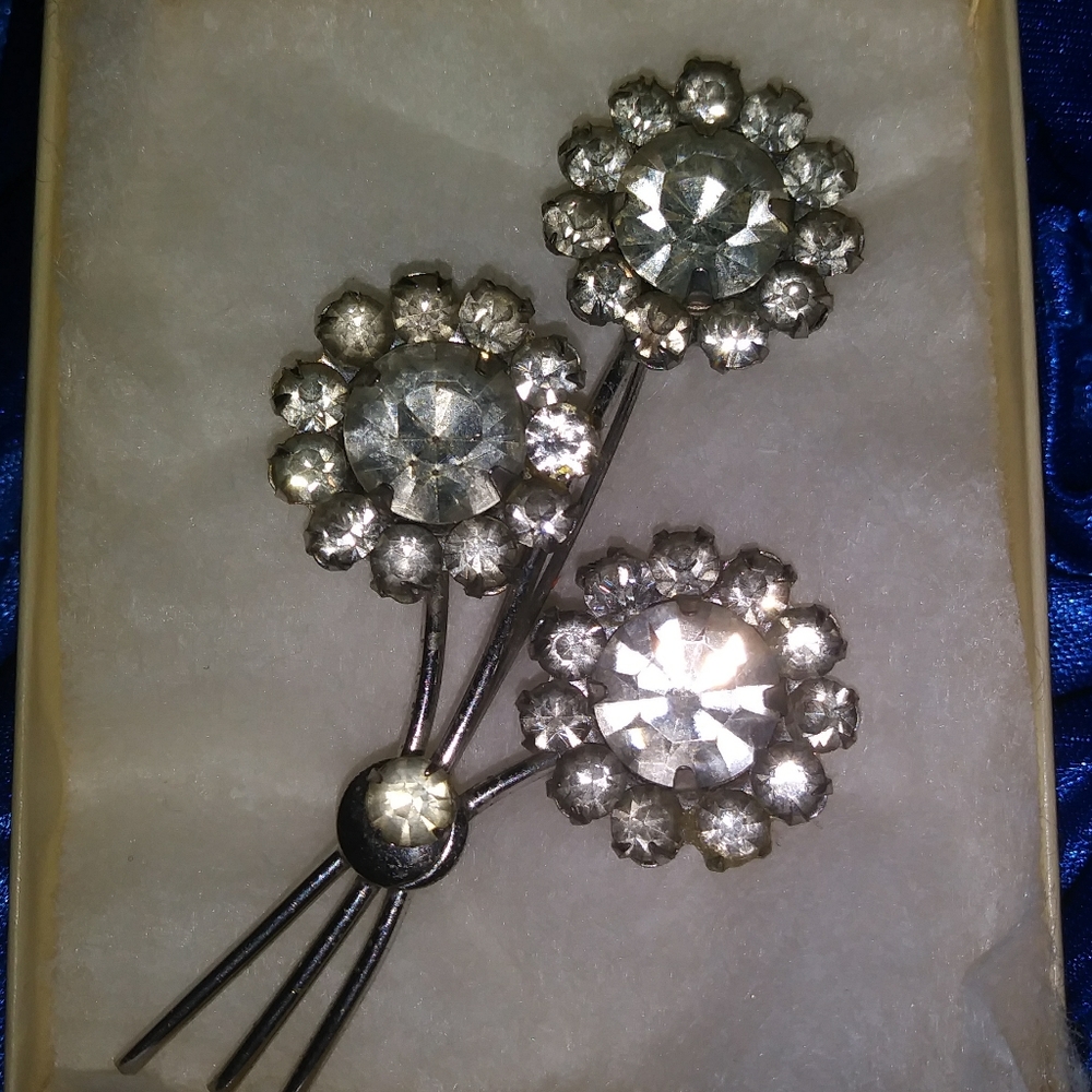 Vintage Coro signed crystal brooch